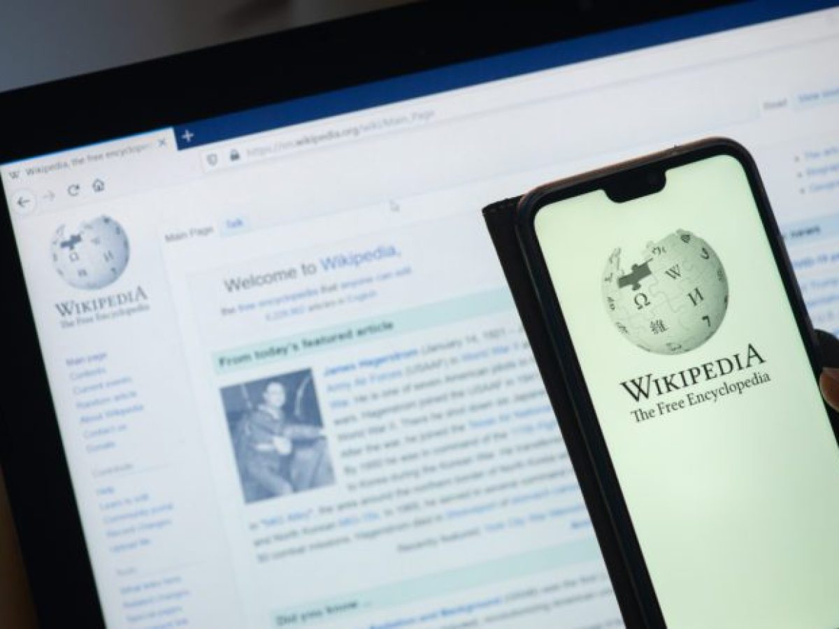 The Evolving Journey of Wikipedia: A Comprehensive Analysis of the Digital Encyclopedia